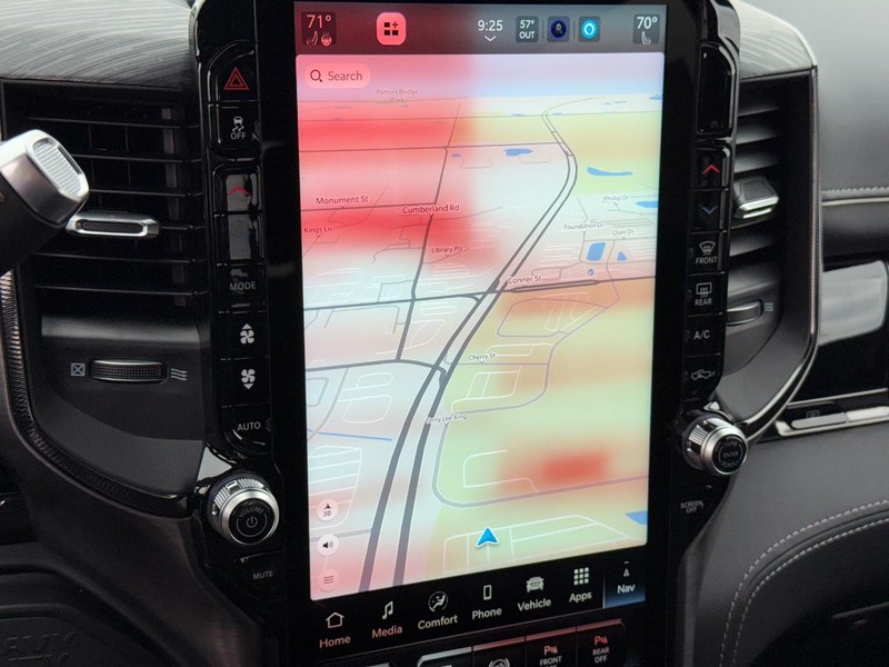 Ram 2500 Vehicle Full-screen Gallery Image 24