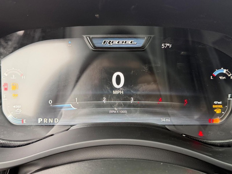 Ram 2500 Vehicle Full-screen Gallery Image 29