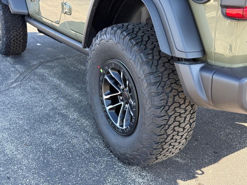 Jeep Wrangler Vehicle Full-screen Gallery Image 6