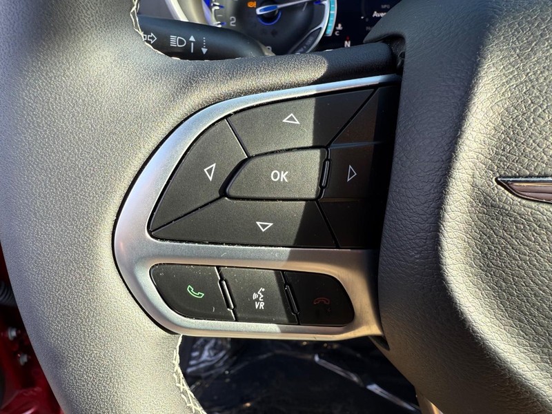 Chrysler Pacifica Vehicle Full-screen Gallery Image 21