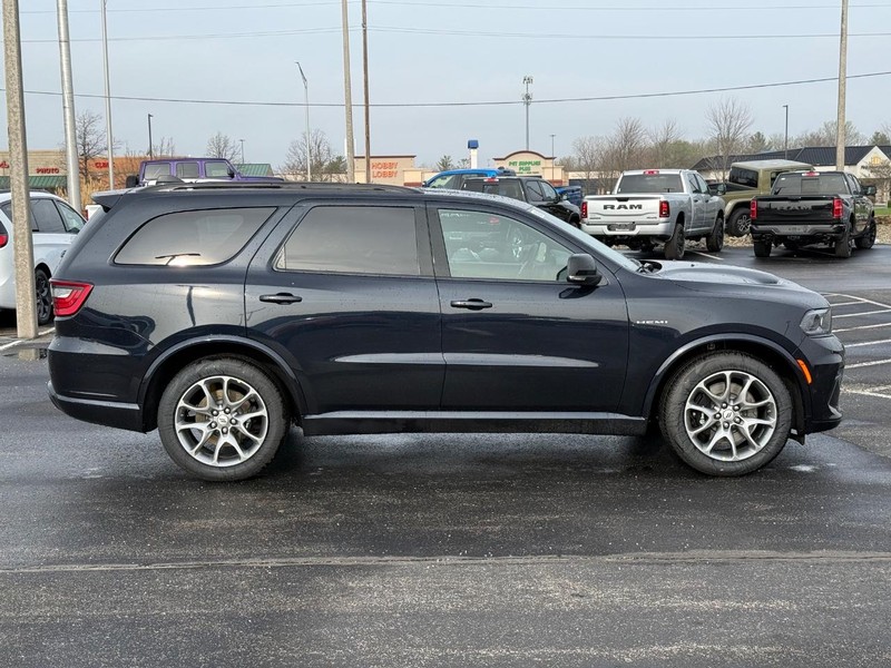 Dodge Durango Vehicle Full-screen Gallery Image 2