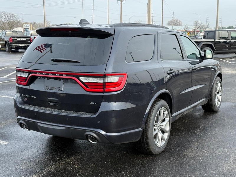 Dodge Durango Vehicle Full-screen Gallery Image 3