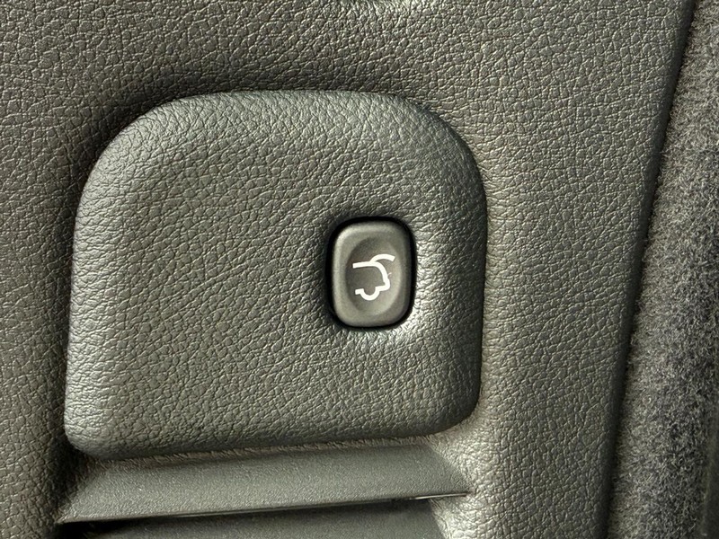 Dodge Durango Vehicle Full-screen Gallery Image 8