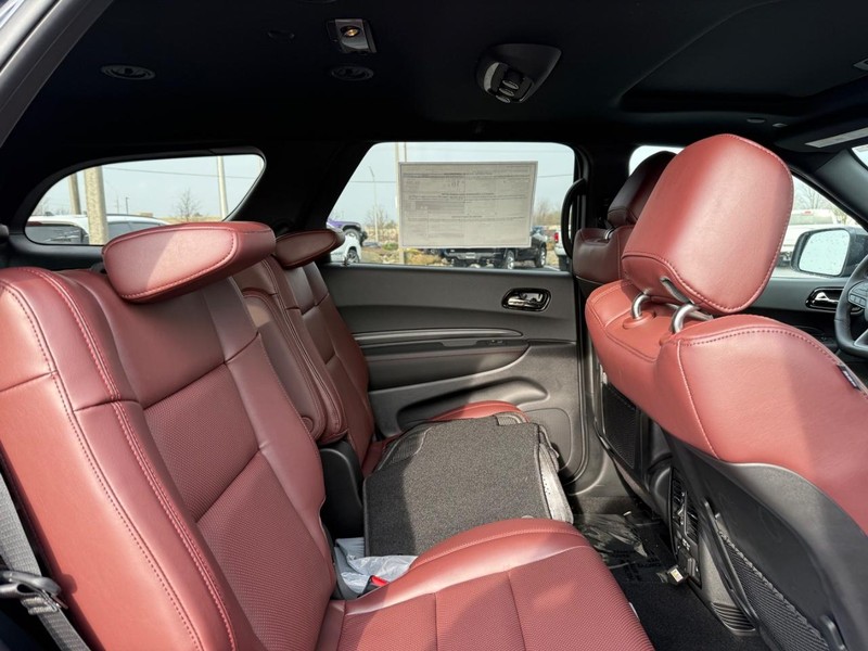Dodge Durango Vehicle Full-screen Gallery Image 11