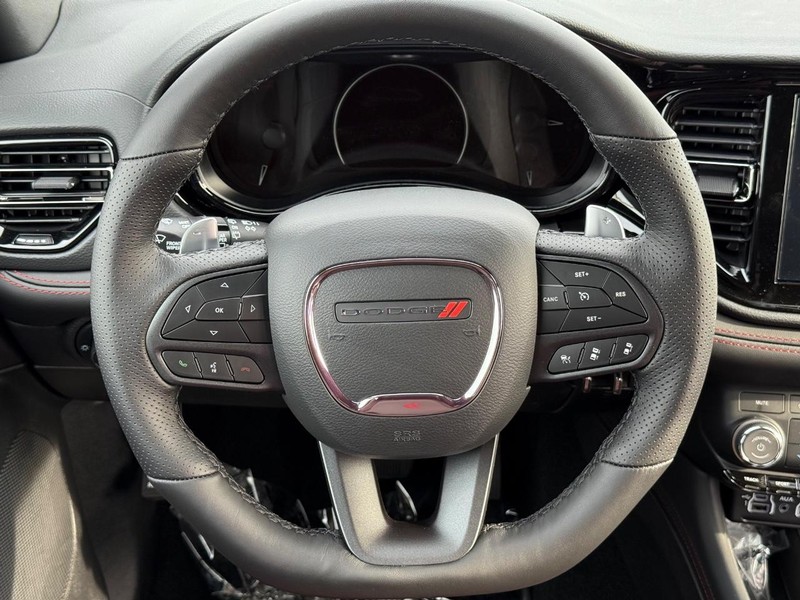 Dodge Durango Vehicle Full-screen Gallery Image 16
