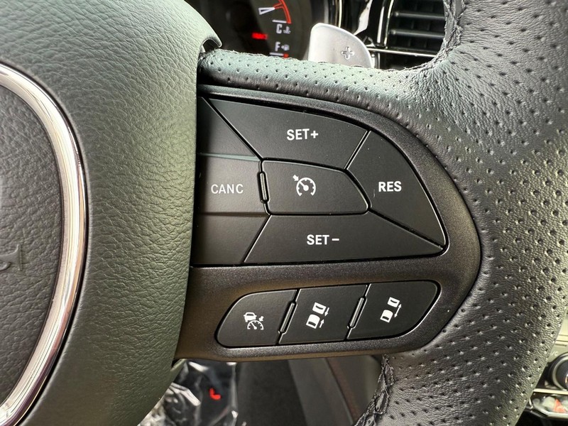 Dodge Durango Vehicle Full-screen Gallery Image 23