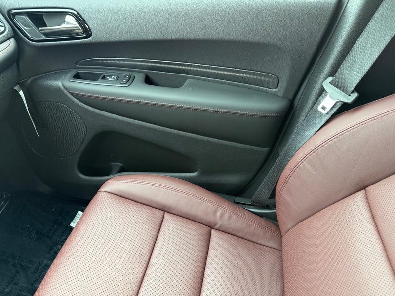 Dodge Durango Vehicle Full-screen Gallery Image 30
