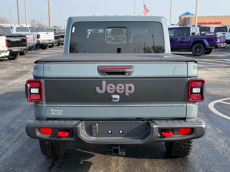 Jeep Gladiator Vehicle Full-screen Gallery Image 4