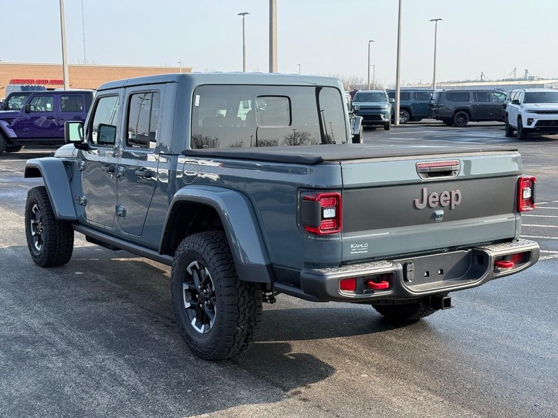 Jeep Gladiator Vehicle Full-screen Gallery Image 5