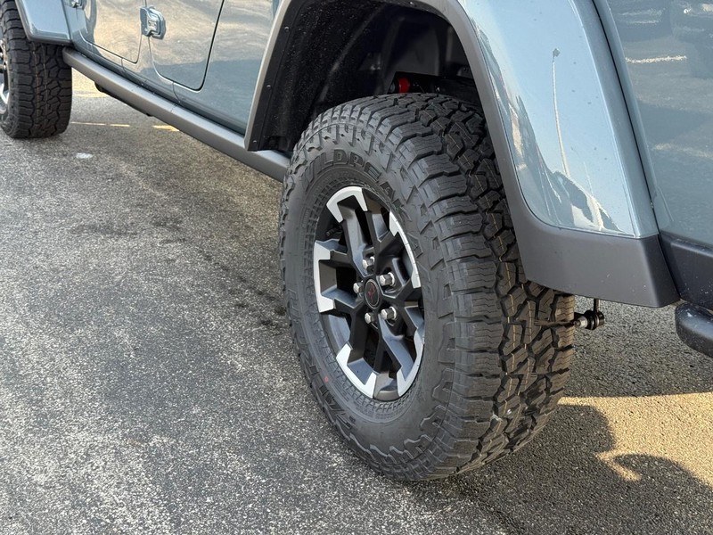 Jeep Gladiator Vehicle Full-screen Gallery Image 6