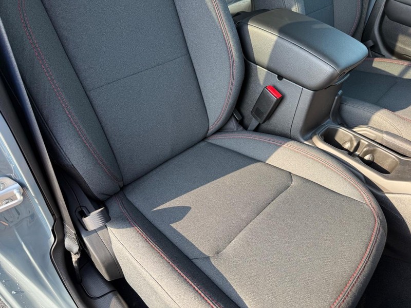 Jeep Gladiator Vehicle Full-screen Gallery Image 15
