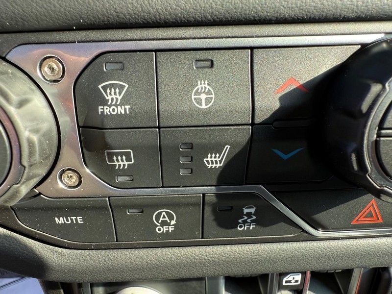 Jeep Gladiator Vehicle Full-screen Gallery Image 22