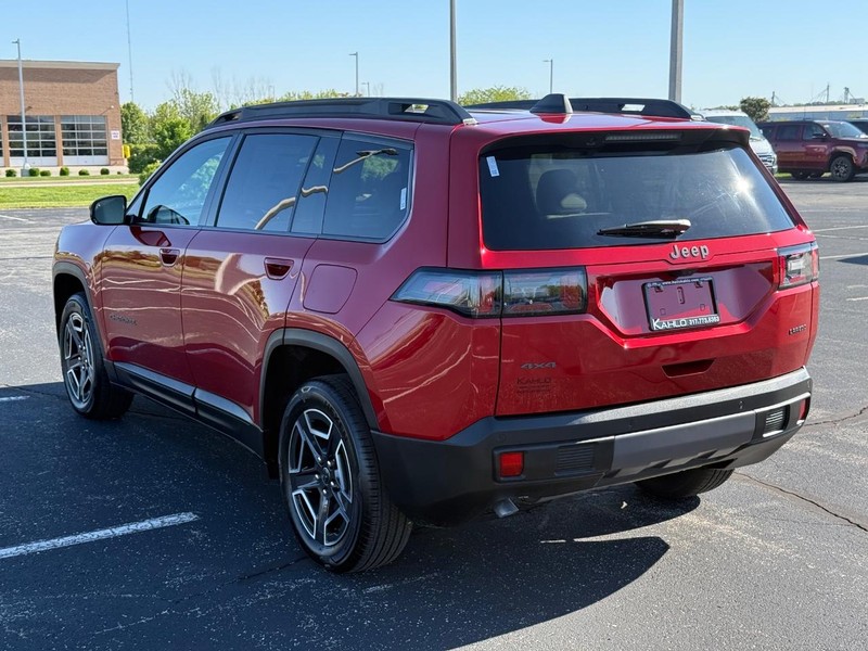 Jeep Cherokee Vehicle Full-screen Gallery Image 5