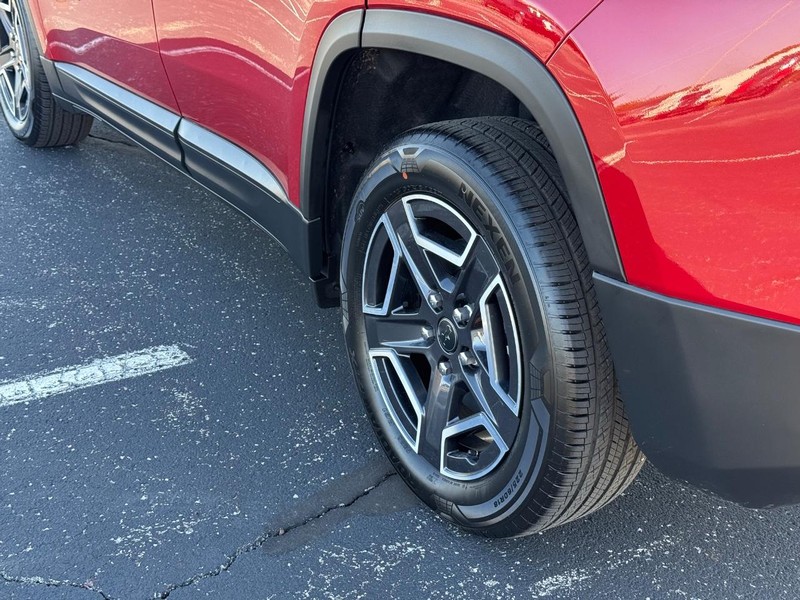 Jeep Cherokee Vehicle Full-screen Gallery Image 6