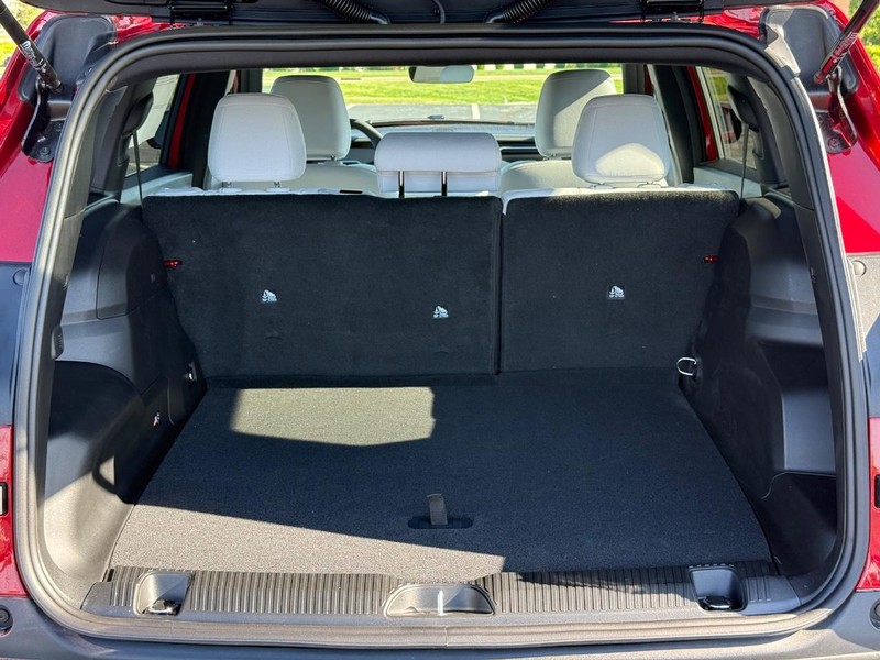 Jeep Cherokee Vehicle Full-screen Gallery Image 7