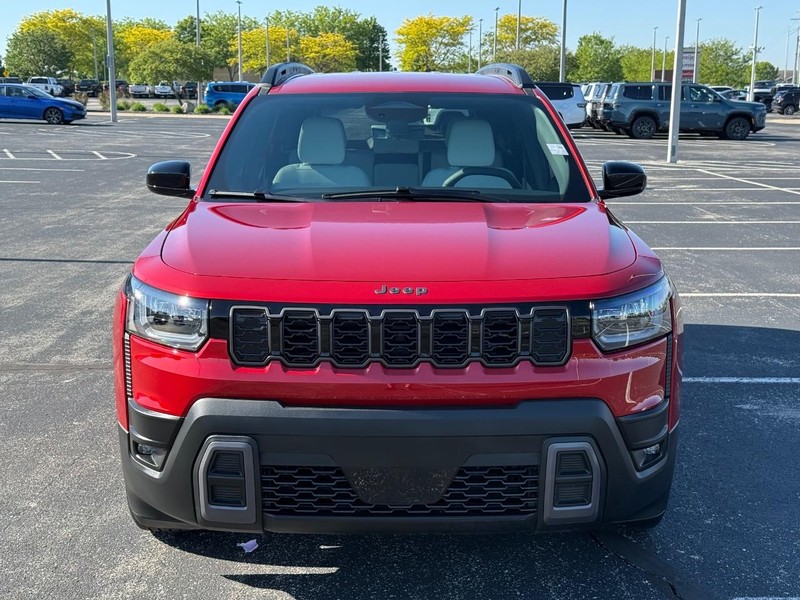 Jeep Cherokee Vehicle Full-screen Gallery Image 9