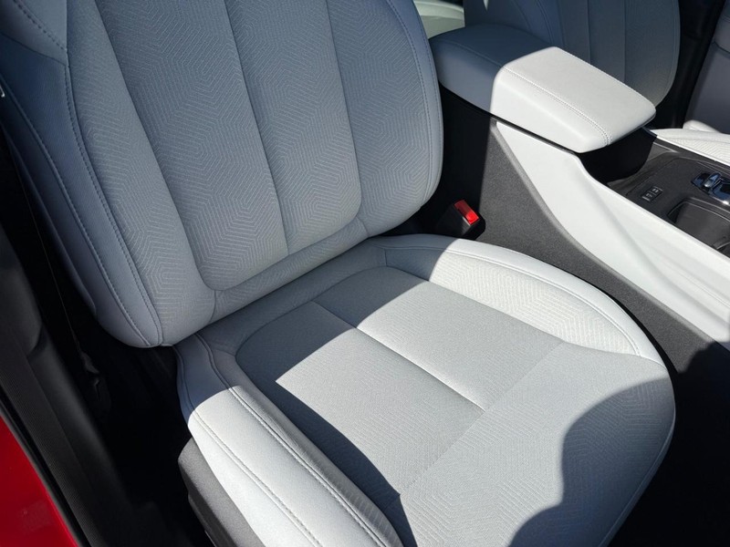 Jeep Cherokee Vehicle Full-screen Gallery Image 15