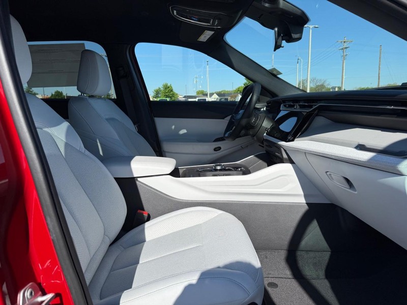 Jeep Cherokee Vehicle Full-screen Gallery Image 16