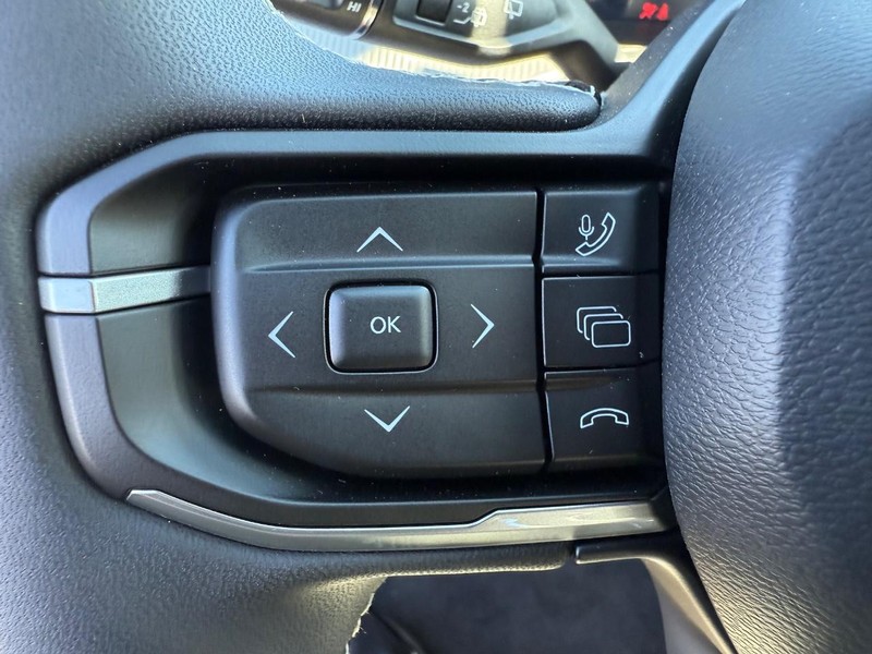 Jeep Cherokee Vehicle Full-screen Gallery Image 20