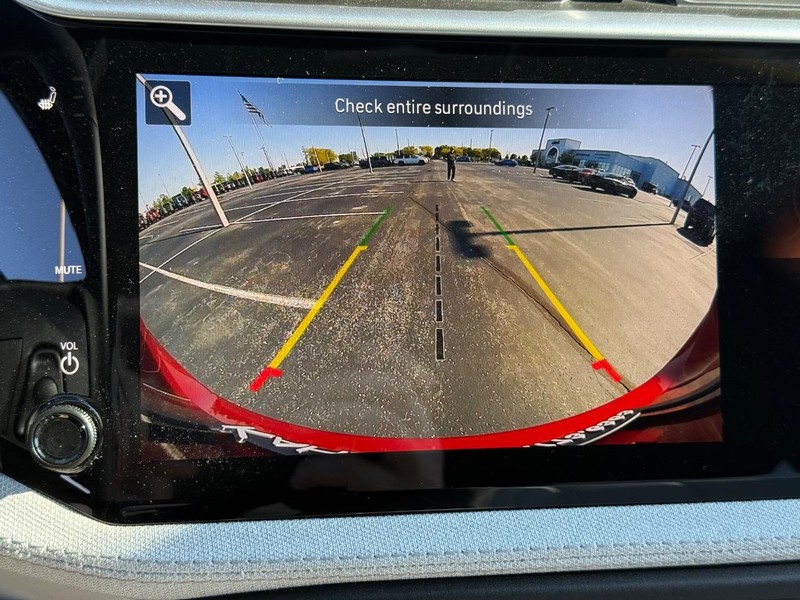 Jeep Cherokee Vehicle Full-screen Gallery Image 24