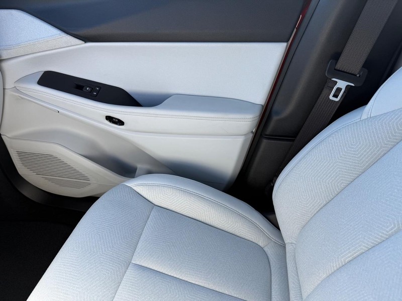 Jeep Cherokee Vehicle Full-screen Gallery Image 26