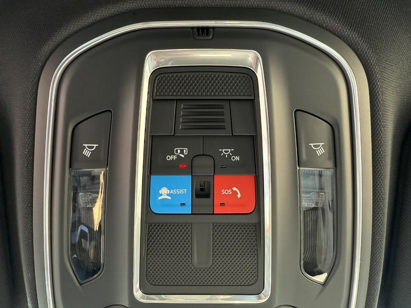 Jeep Cherokee Vehicle Full-screen Gallery Image 27