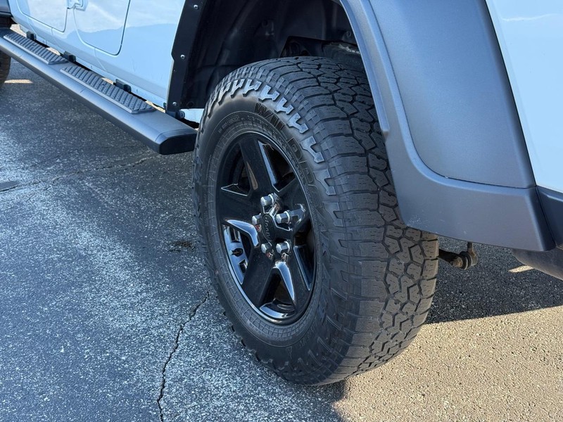 Jeep Gladiator Vehicle Full-screen Gallery Image 6