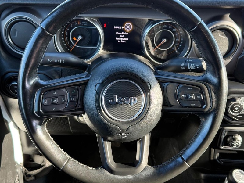 Jeep Gladiator Vehicle Full-screen Gallery Image 13