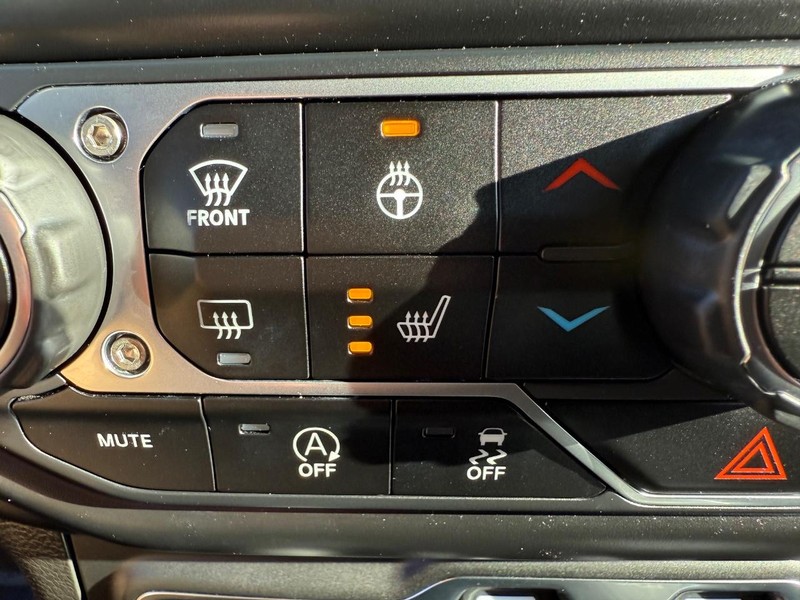 Jeep Gladiator Vehicle Full-screen Gallery Image 22