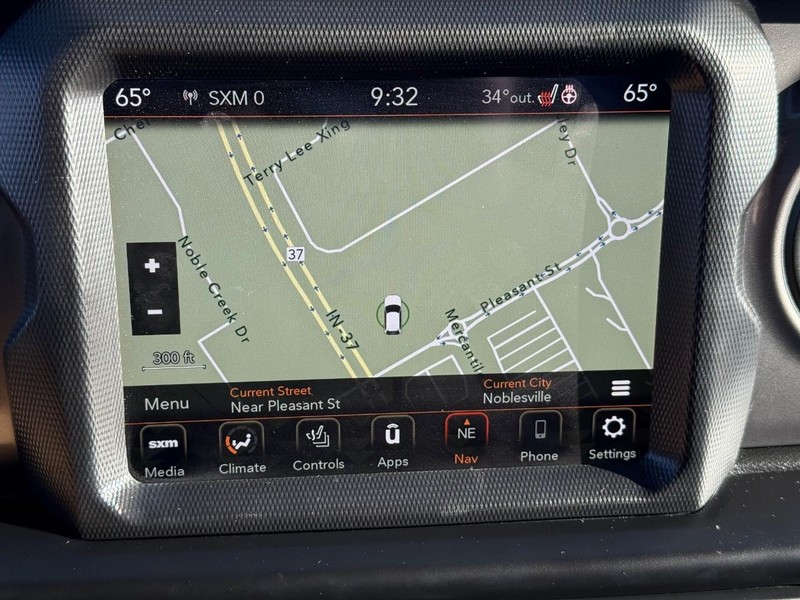 Jeep Gladiator Vehicle Full-screen Gallery Image 24