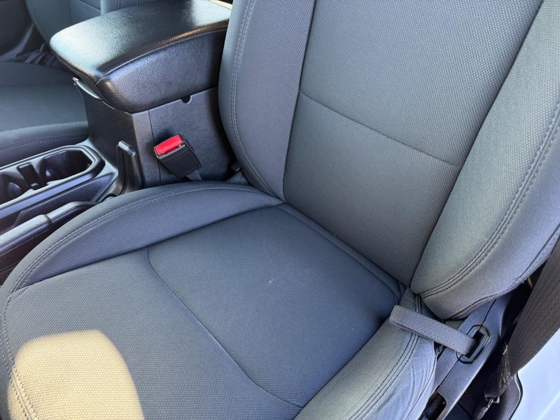 Jeep Gladiator Vehicle Full-screen Gallery Image 30