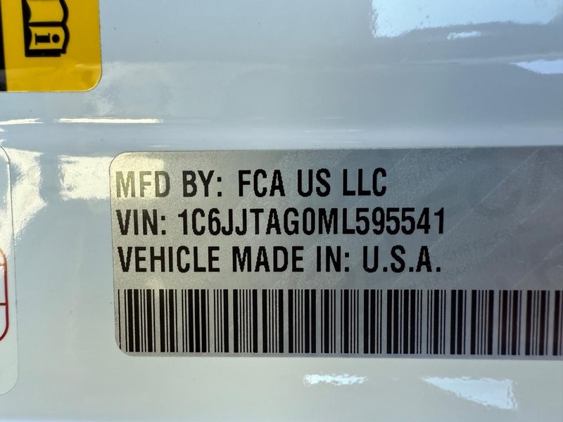 Jeep Gladiator Vehicle Full-screen Gallery Image 31