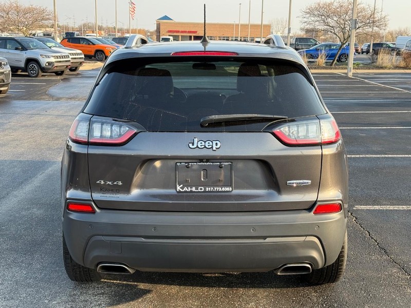Jeep Cherokee Vehicle Full-screen Gallery Image 4