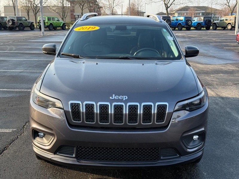 Jeep Cherokee Vehicle Full-screen Gallery Image 9