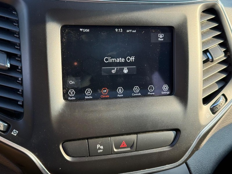 Jeep Cherokee Vehicle Full-screen Gallery Image 22