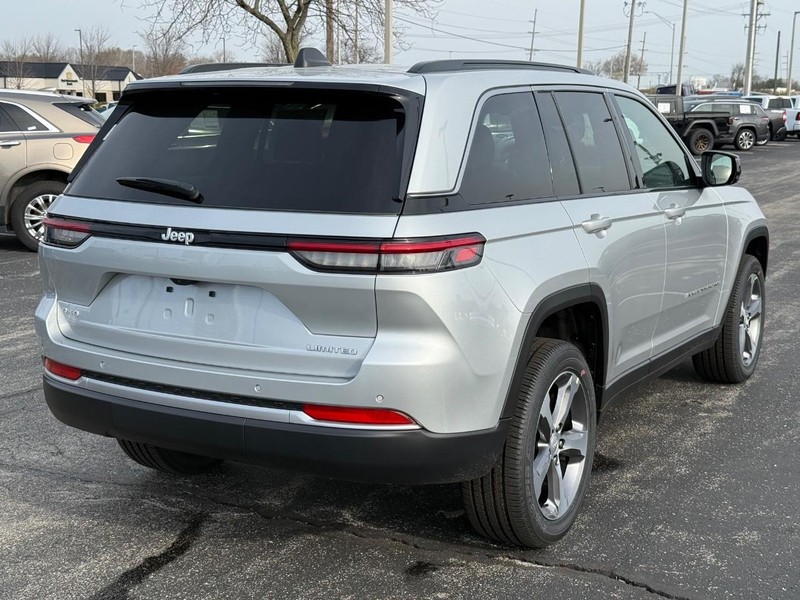 Jeep Grand Cherokee Vehicle Full-screen Gallery Image 3