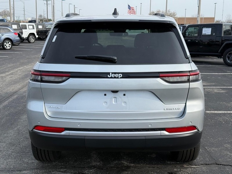 Jeep Grand Cherokee Vehicle Full-screen Gallery Image 4