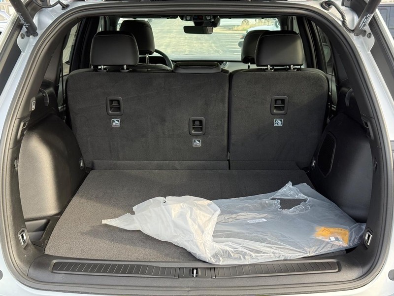 Jeep Grand Cherokee Vehicle Full-screen Gallery Image 7