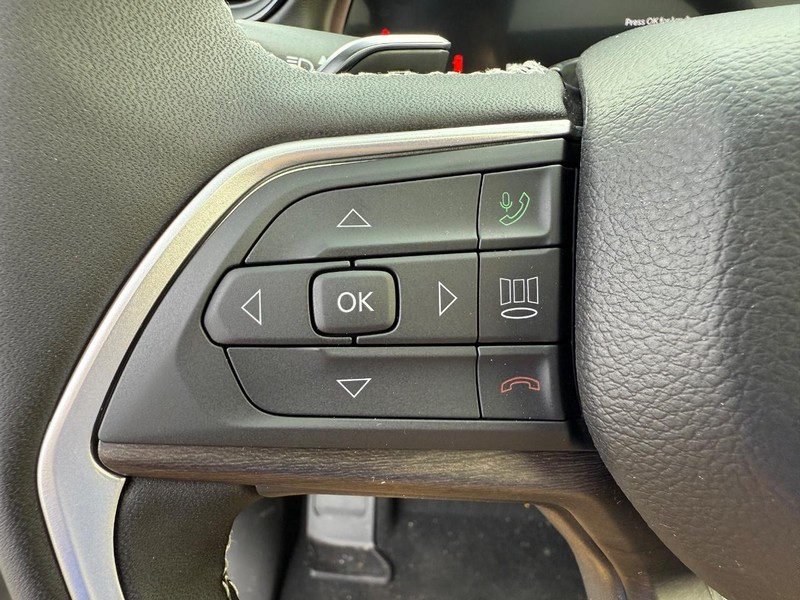 Jeep Grand Cherokee Vehicle Full-screen Gallery Image 21