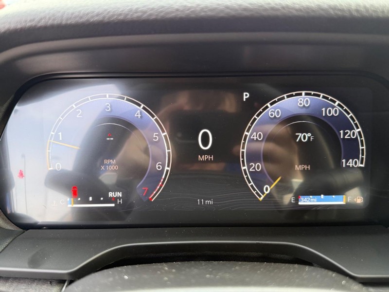 Jeep Grand Cherokee Vehicle Full-screen Gallery Image 29