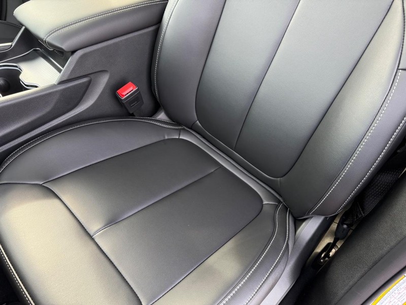 Jeep Grand Cherokee Vehicle Full-screen Gallery Image 31