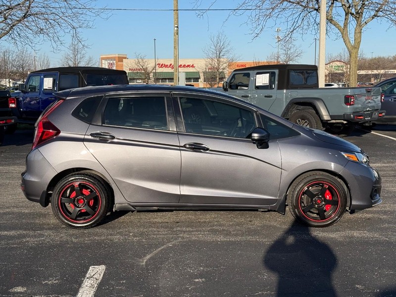 Honda Fit Vehicle Full-screen Gallery Image 02