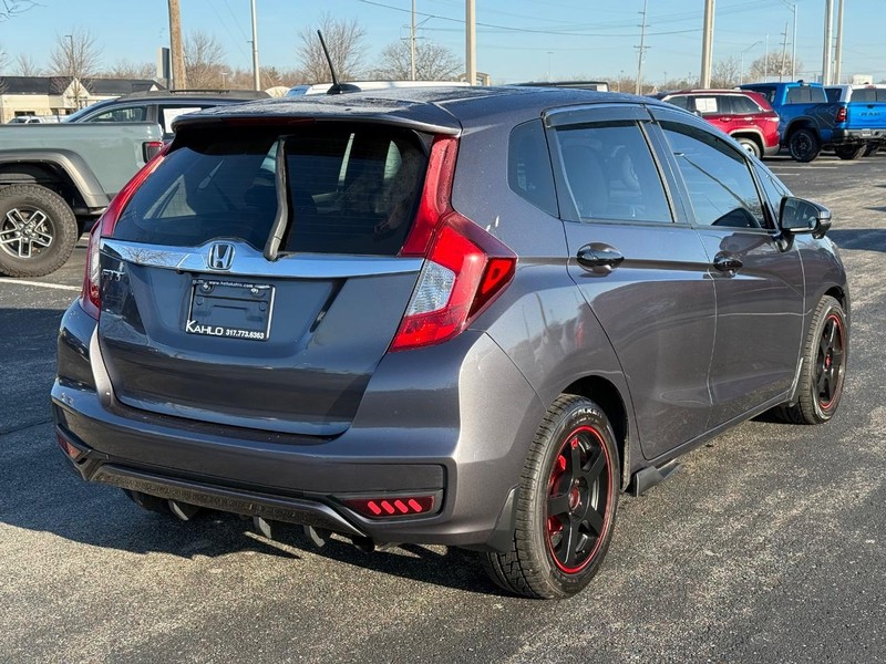 Honda Fit Vehicle Full-screen Gallery Image 03