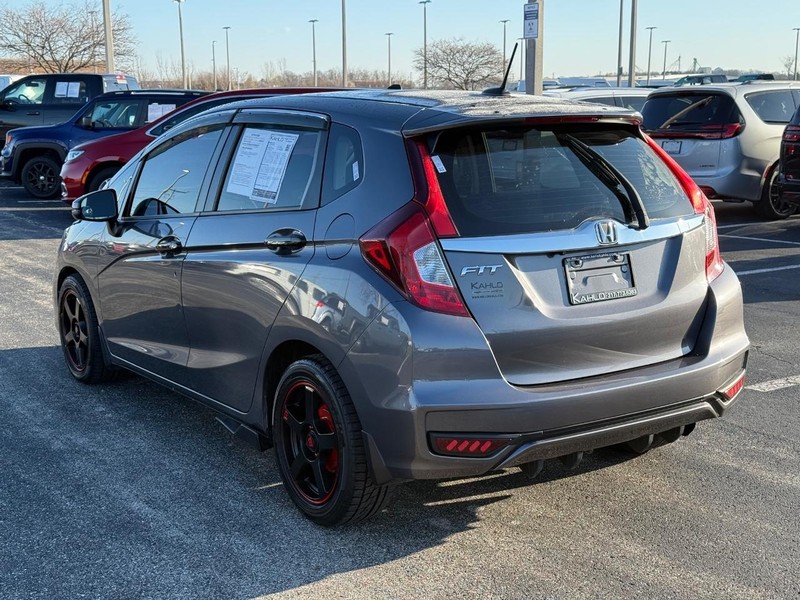 Honda Fit Vehicle Full-screen Gallery Image 05