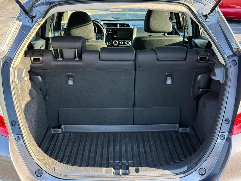 Honda Fit Vehicle Full-screen Gallery Image 07