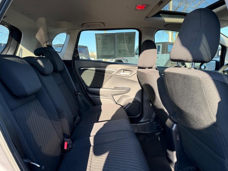 Honda Fit Vehicle Full-screen Gallery Image 10