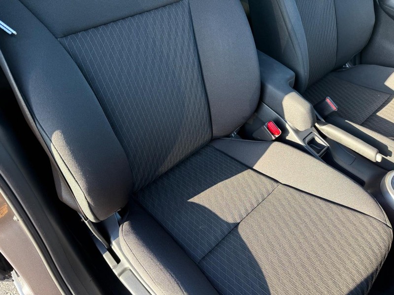 Honda Fit Vehicle Full-screen Gallery Image 16