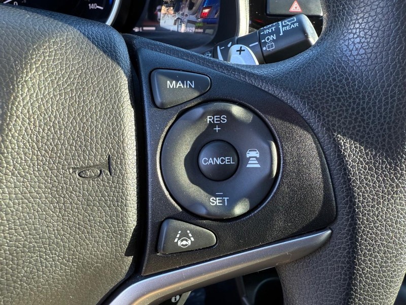 Honda Fit Vehicle Full-screen Gallery Image 21