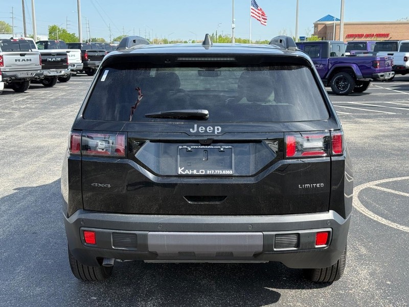 Jeep Cherokee Vehicle Full-screen Gallery Image 4
