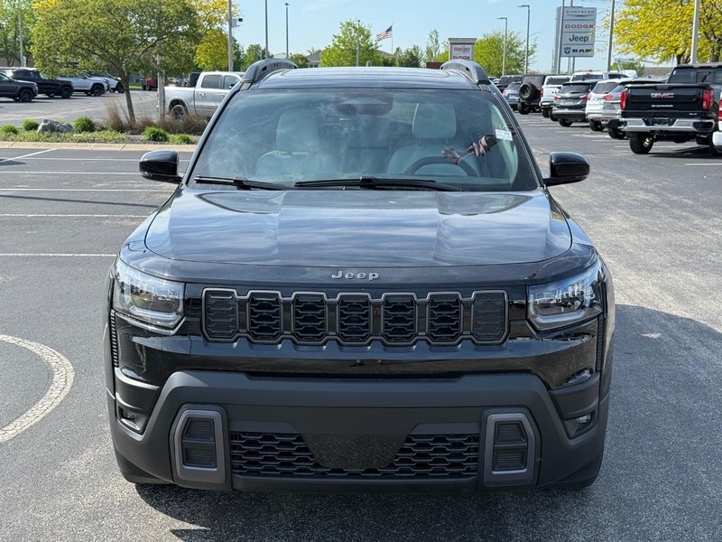Jeep Cherokee Vehicle Full-screen Gallery Image 10